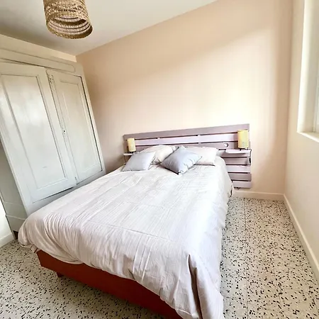 L'estelada Holiday home *